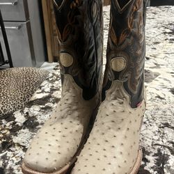 Botas