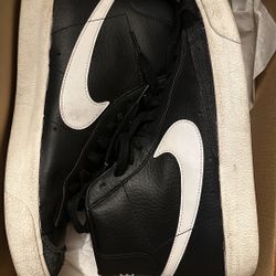 Nike Blazer Mid '77 Black & Sail