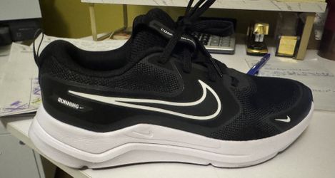 Nike Cosmic Runner - Size 6Y