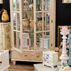 Hutch Cabinet 