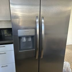 Frigidaire refrigerator for sale  used like new
