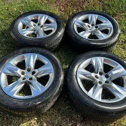 Wheels Toyota Highlander Limited 2019  5x114.3 Good Condición 