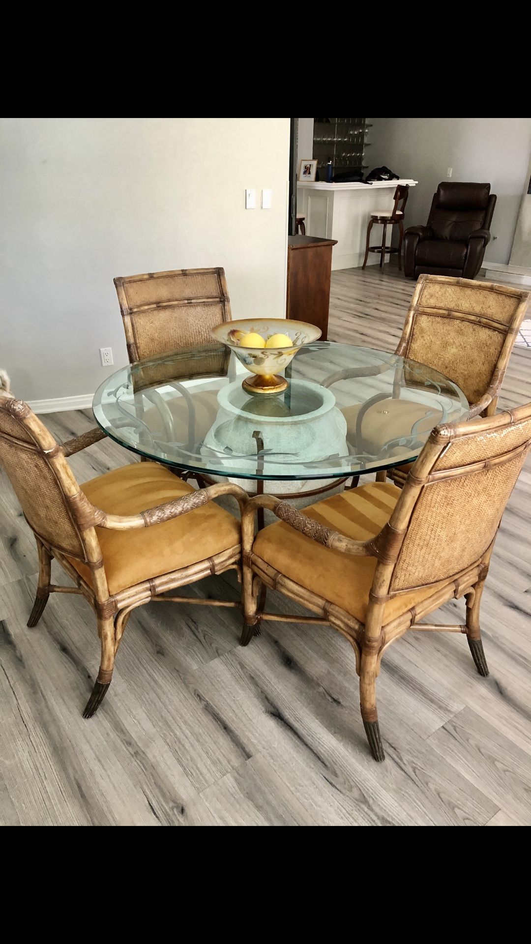 Kreiss Round Glass Table and chairs