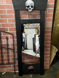Guillotine mirror