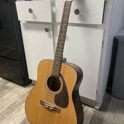 Yama Guitar