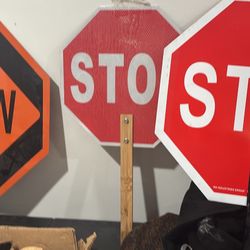 Slow/stop Signs