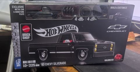 Mattel Brick Shop '83 Chevy Silverado 1:32 Buildable Model Hot Wheels 225pc