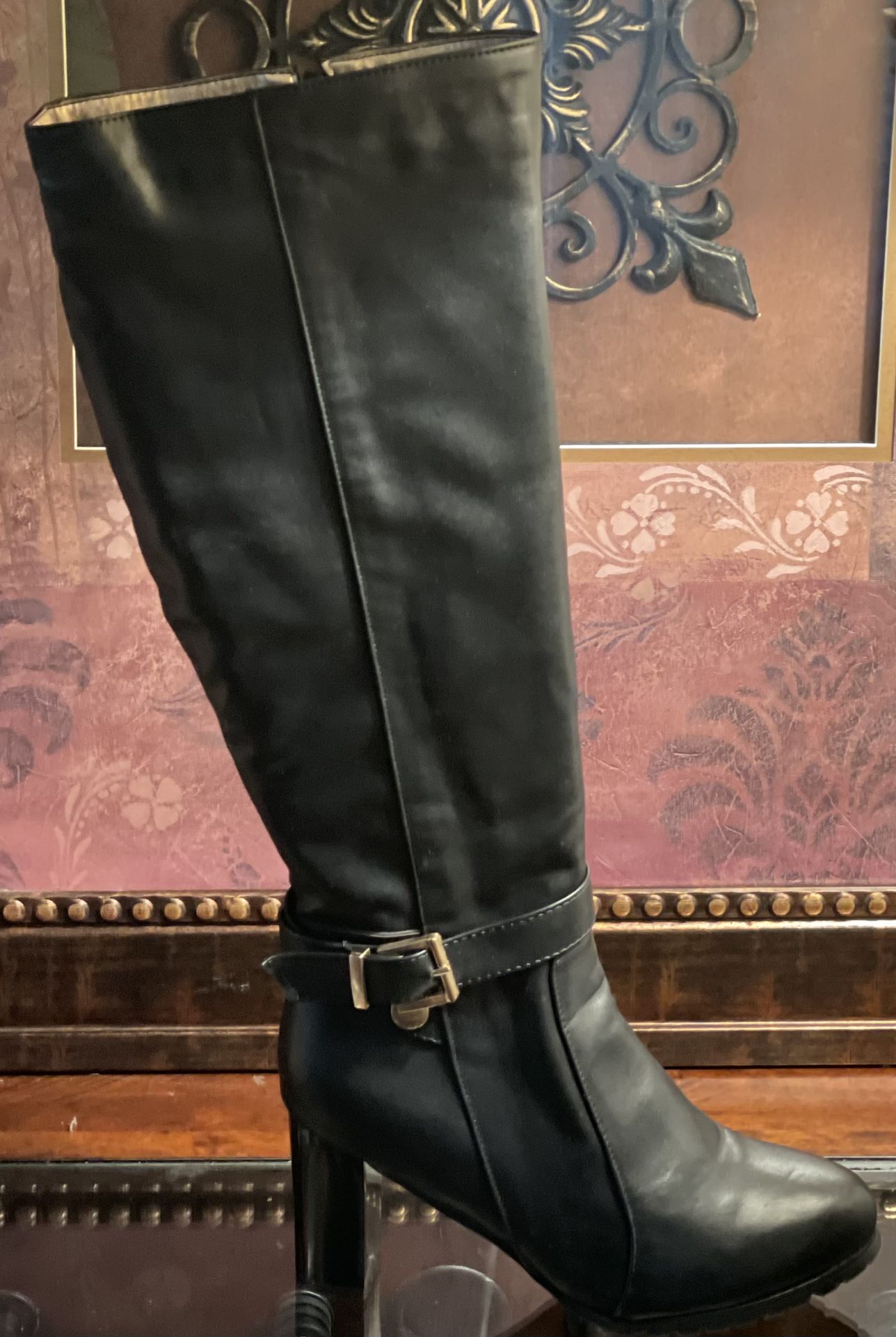 Evita  Black Highhnee boots Size 7