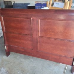 Queen Sleigh Bed Frame And Box Spring. $70 Pickup In Riverbank 