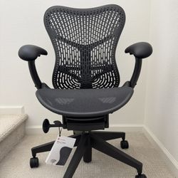 Brand New Herman Miller Mirra 2 Office Chair In Black 