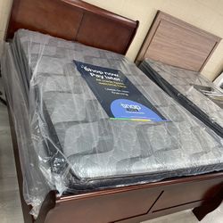 QUEEN BED & MATTRESS