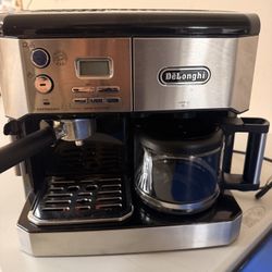 De'Longhi All-In-One Pump Espresso & 10-Cup Drip Coffee Machine Cappuccino