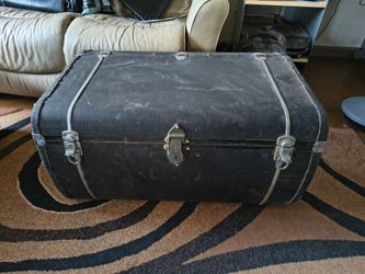 ANTIQUE PACKARD CAR TRUNK