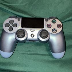 PS4 controller