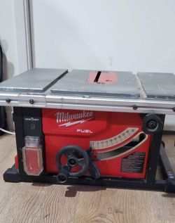 Milwaukee table saw with battery
