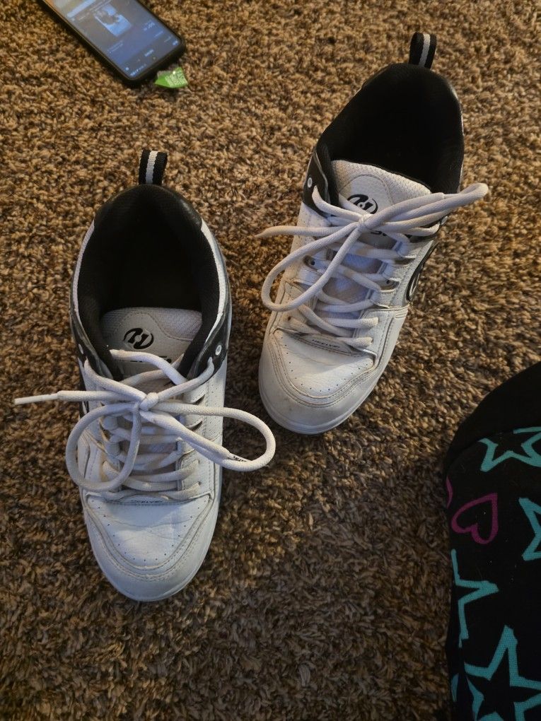 Heely's Size 11