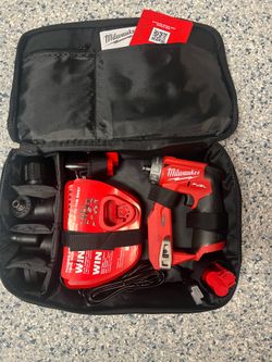Milwaukee M12 FUEL Installation Drill/Driver Kit