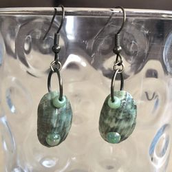 🐚 Pretty, green shell and antique gold hoop earrings with green bead and faux green pearl