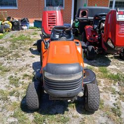 Ariens 17.5 Hp, Riding Mower. 