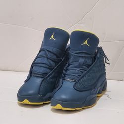 Air jordan retro 13s size 5.5 Junior
5 junior . Very good · Jordan