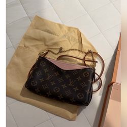 Louis Vuitton Pallas Clutch Monogram Canvas with box and dustbag