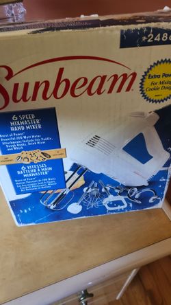 Sunbeam 6 speed mix master with attachments
