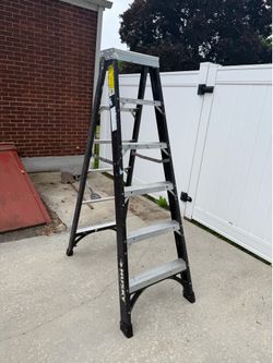 Husky 6-Foot Fiberglass Step Ladder (Heavy Duty)