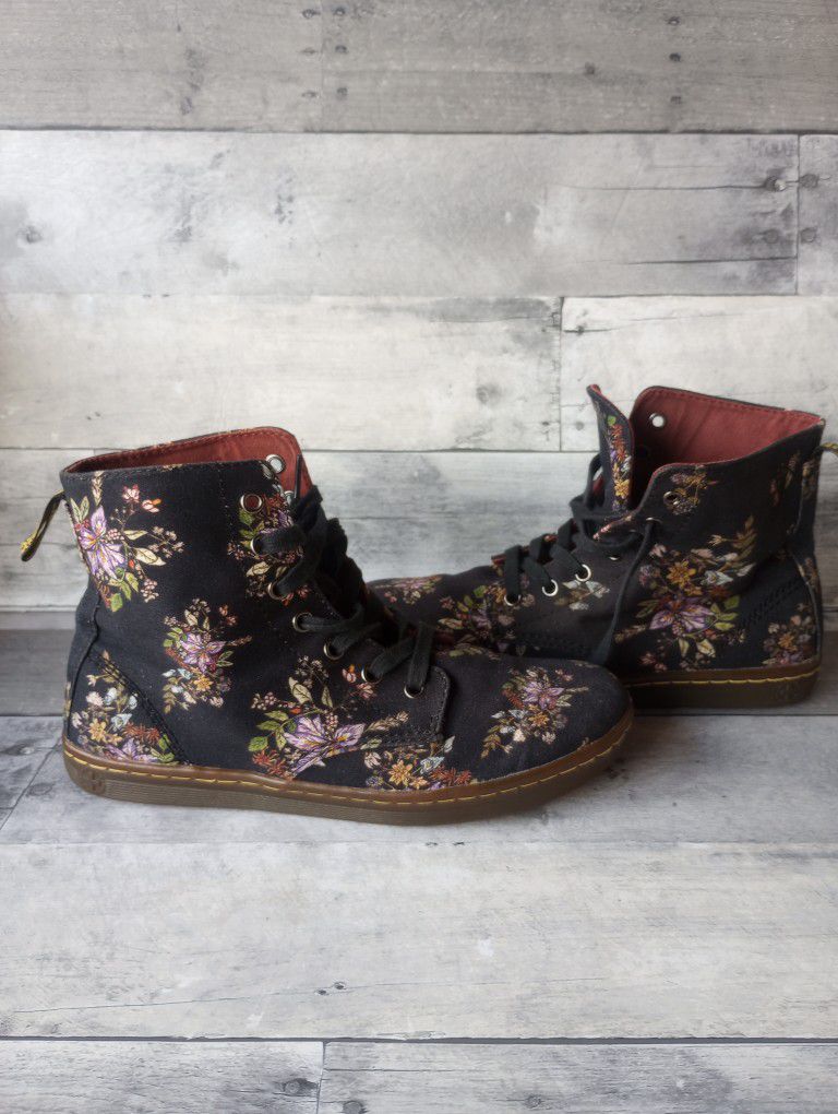 Dr. Martens Black Floral Hackney Lace Up Boots Women’s Size UK 7  
41 EU  9  US L
