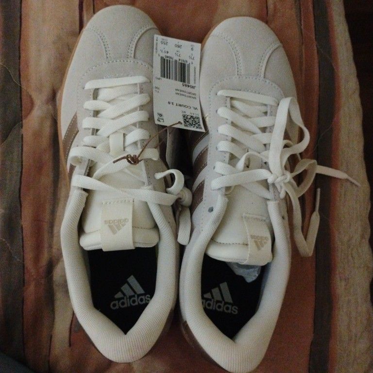 Adidas VL Size 9