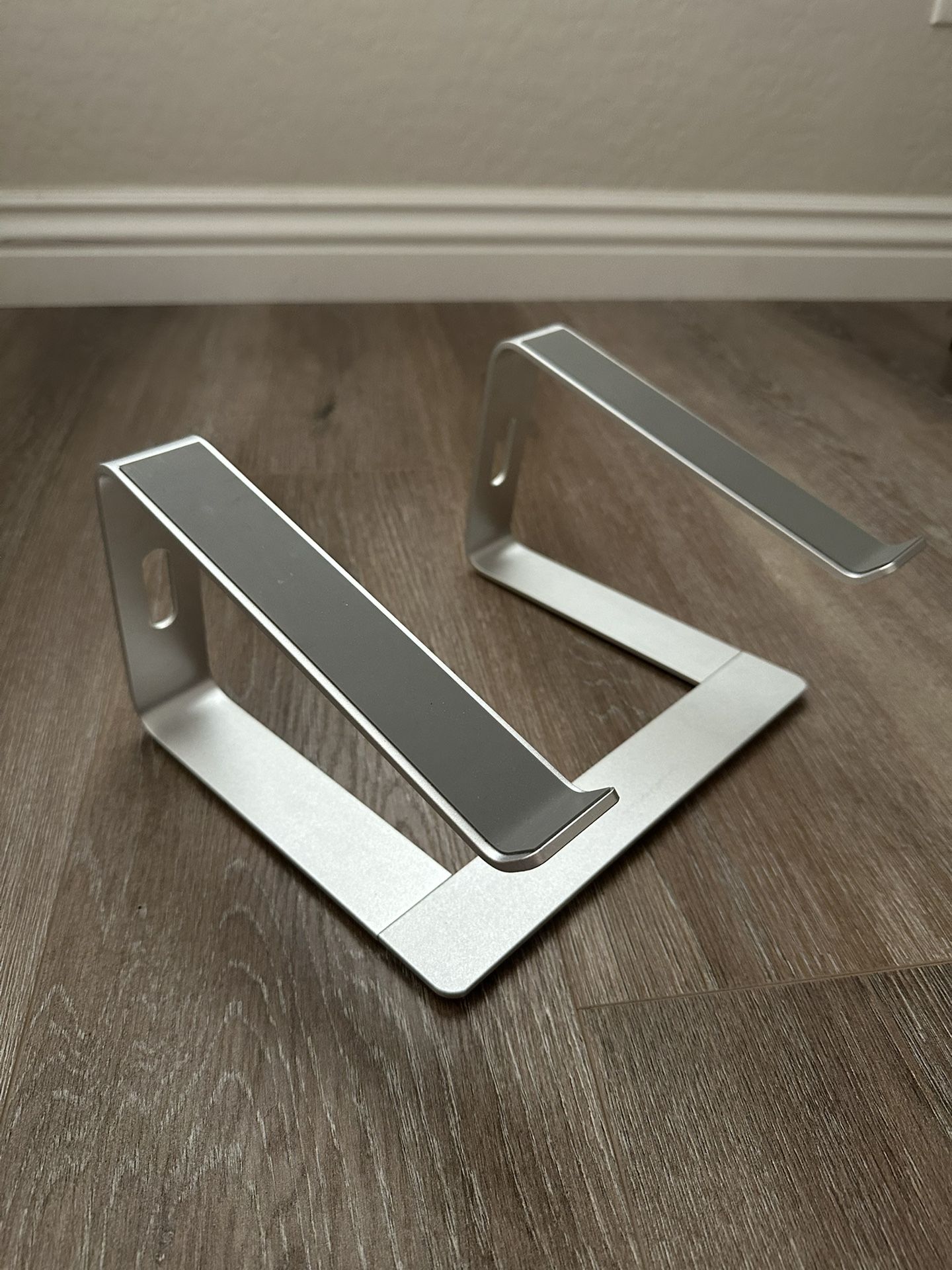 aluminum laptop stand
