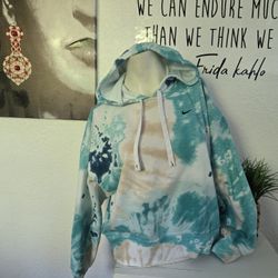 Nike Aqua and Cream Tie-Dye Oversized Cropped Hoodie Size Medium