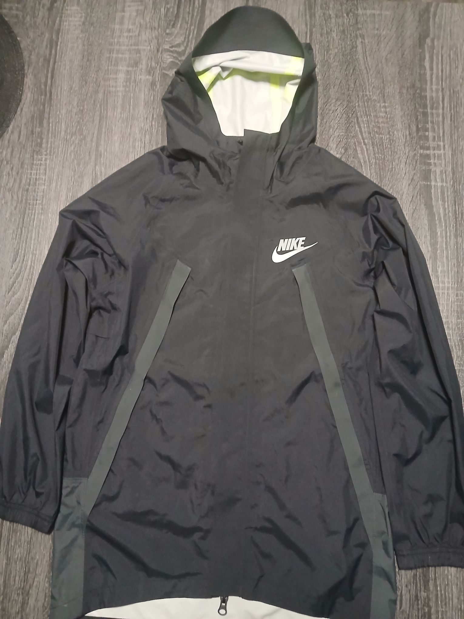 Nike Teen/Boys Sportswear Windrunner Jacket Black Sz. L