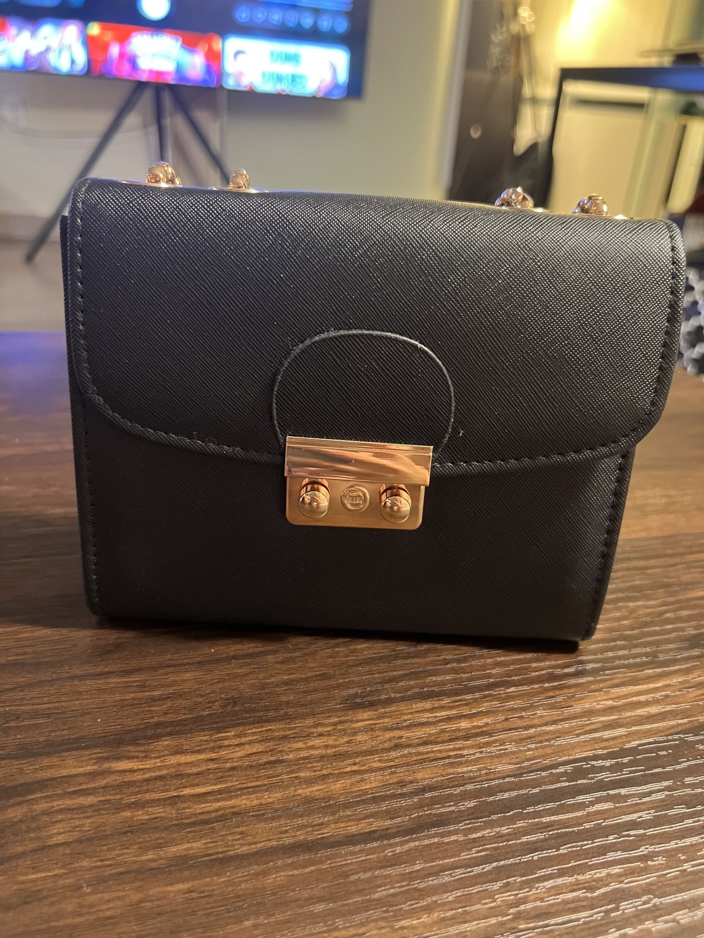 Black Crossbody Purse – $30