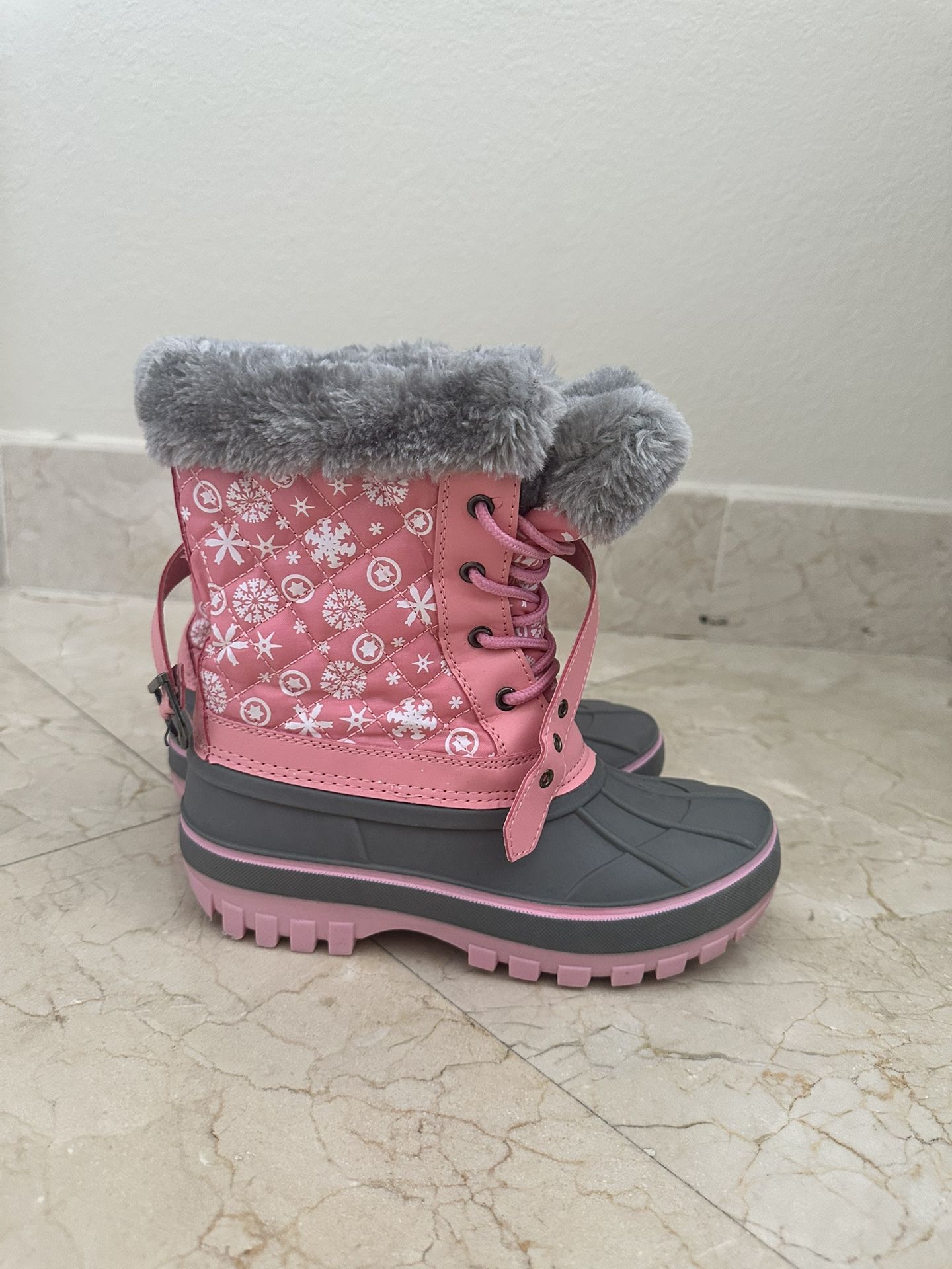 Girls Snow Boots.