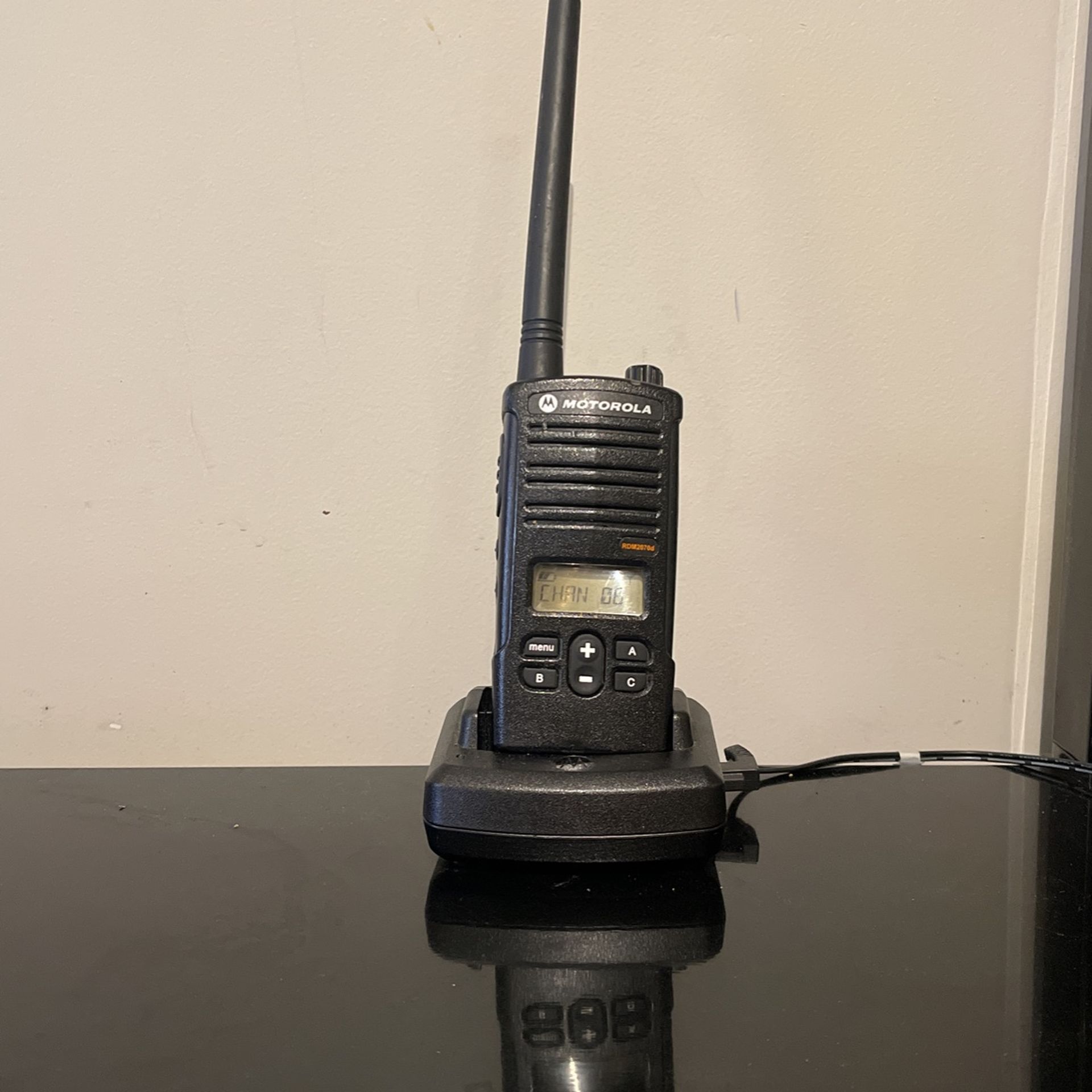 Motorola RDM2070D Walmart VHF Two-Way Radio with new earpiece headset