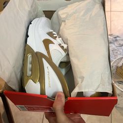 Nike Flyknit Sneakers