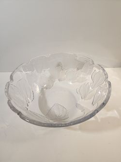 Vtg. Mikasa Clear Crystal 12.25" Salad Bowl, Leaves, Frosted Tulips, Scalloped Rim