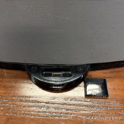 Bose Speaker For iPod COMES WITH / 2 iPods / Apple Earbuds / Apple Shuffle and Bluetooth Adapter 