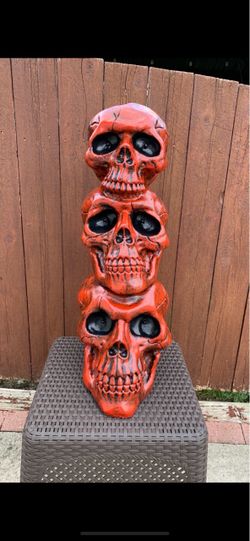 3 foot tall skull statue