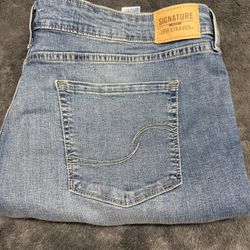 Levi's ultra stretch, totally shaping blue jeans with a 35” waist and 32" inseam #Levis #jeans