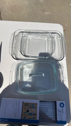 Kitchen and baking supplies