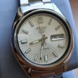 Seiko 5 Automatic Sports Watch SNXS73K1 – Silver Dial, Stainless Steel- Japan