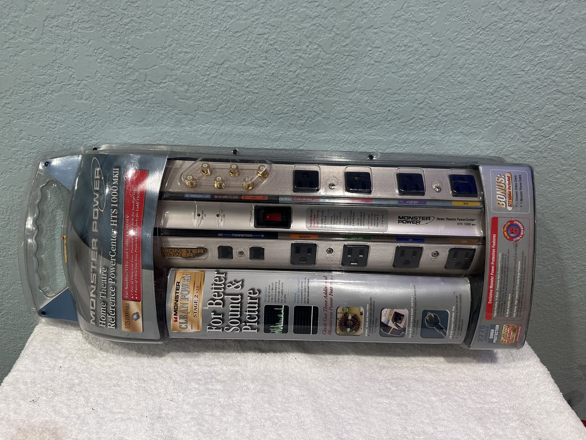 BRAND NEW Monster Power Home Theatre Reference Powercenter Strip HTS1000MKII