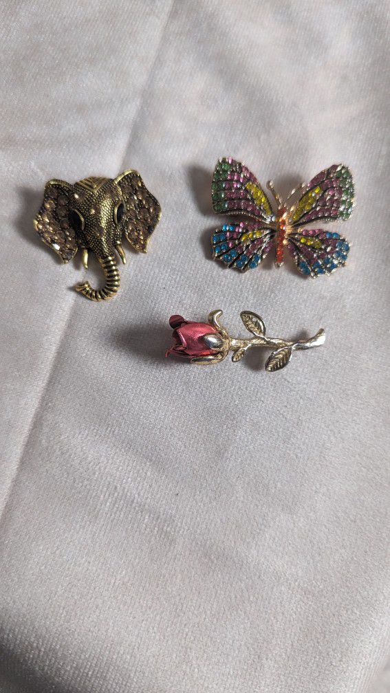 Vintage Women's brooches