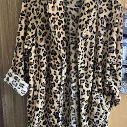 NEW Medium Animal Prin Jacket SALE $15 🍀