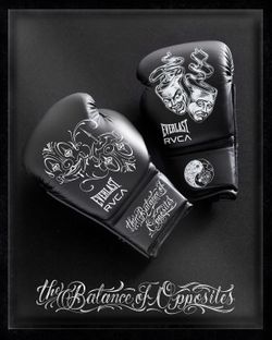 Rare RVCA Everlast Mister Cartoon Boxing Gloves for Sale in Los