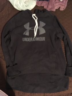Underarmour sweater size medium