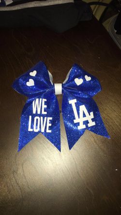 Dodger bows