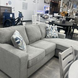 SOFA CHAISE REVERSIBLE!! 