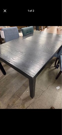 Brand new dining table! Nuevo comedor!